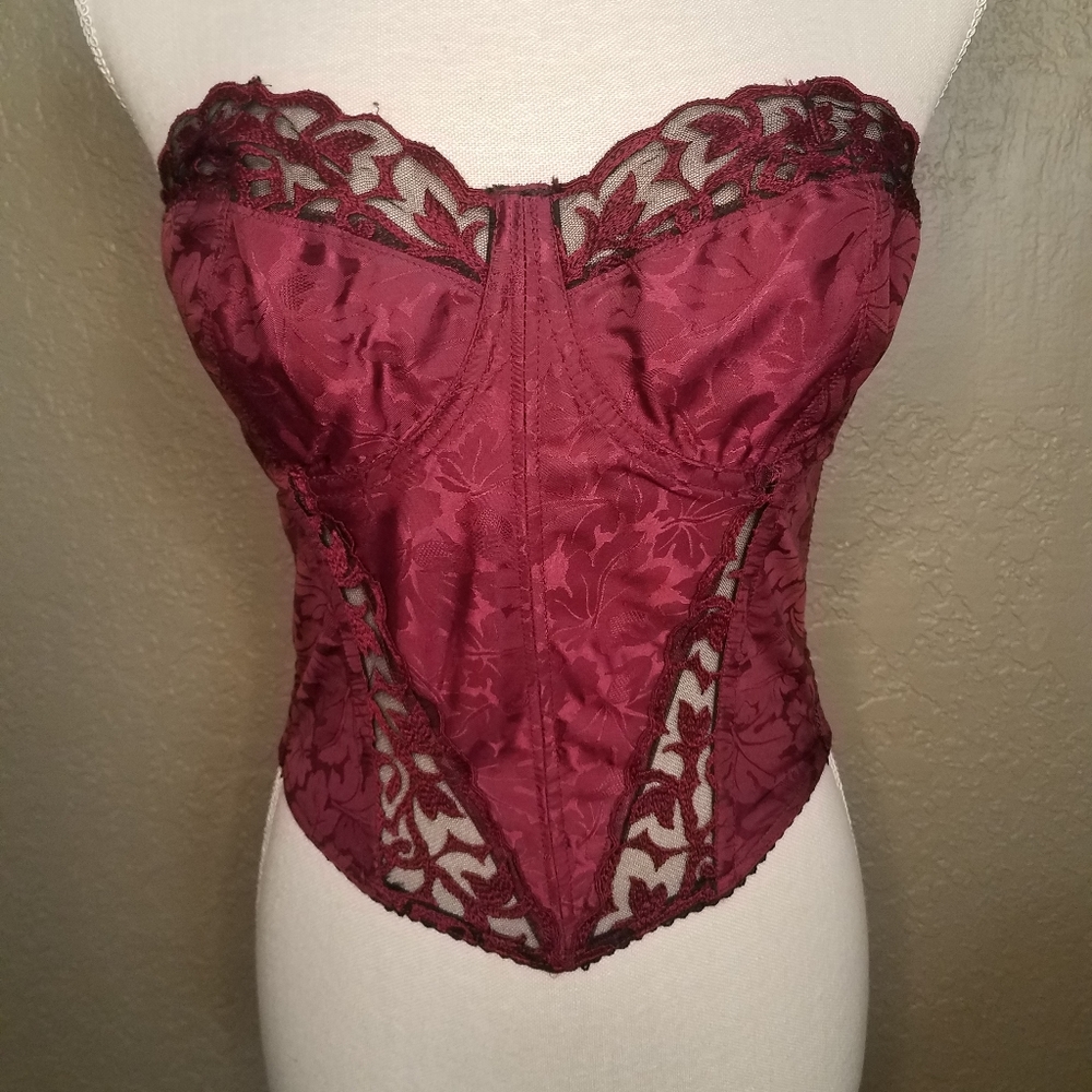 Valmont lace accented corset